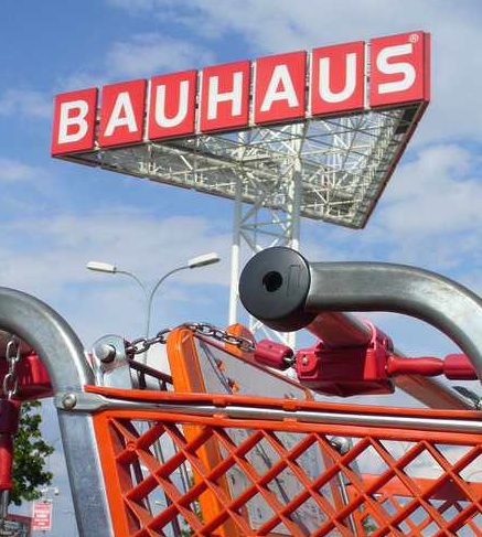 Demonstrace u Bauhausu v Brně-Ivanovicích  – reakce NESEHNUTÍ