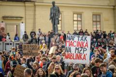 2025_10_19_MZP_Macinka_Hradcanske_nam_2400px_ZWL-0806